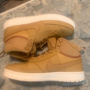 Nike court mid winter